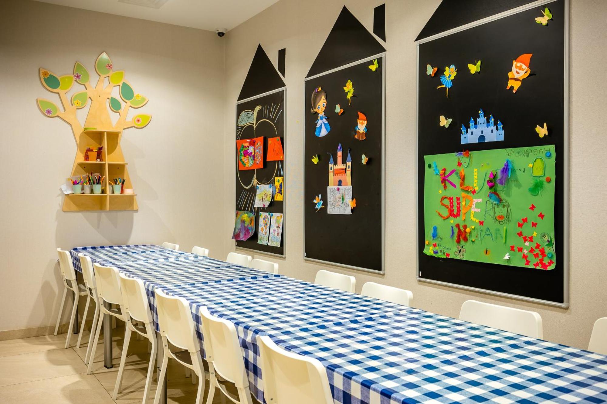 Platinum Mountain Hotel&Spa Szklarska Poreba Luaran gambar The Children's Hospital of Philadelphia